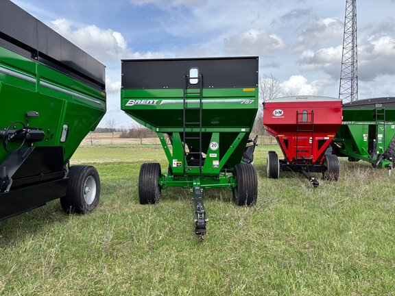 Used -- Brent 757 Grain Carts at Koenig Equipment in Anna, OH - Photo4