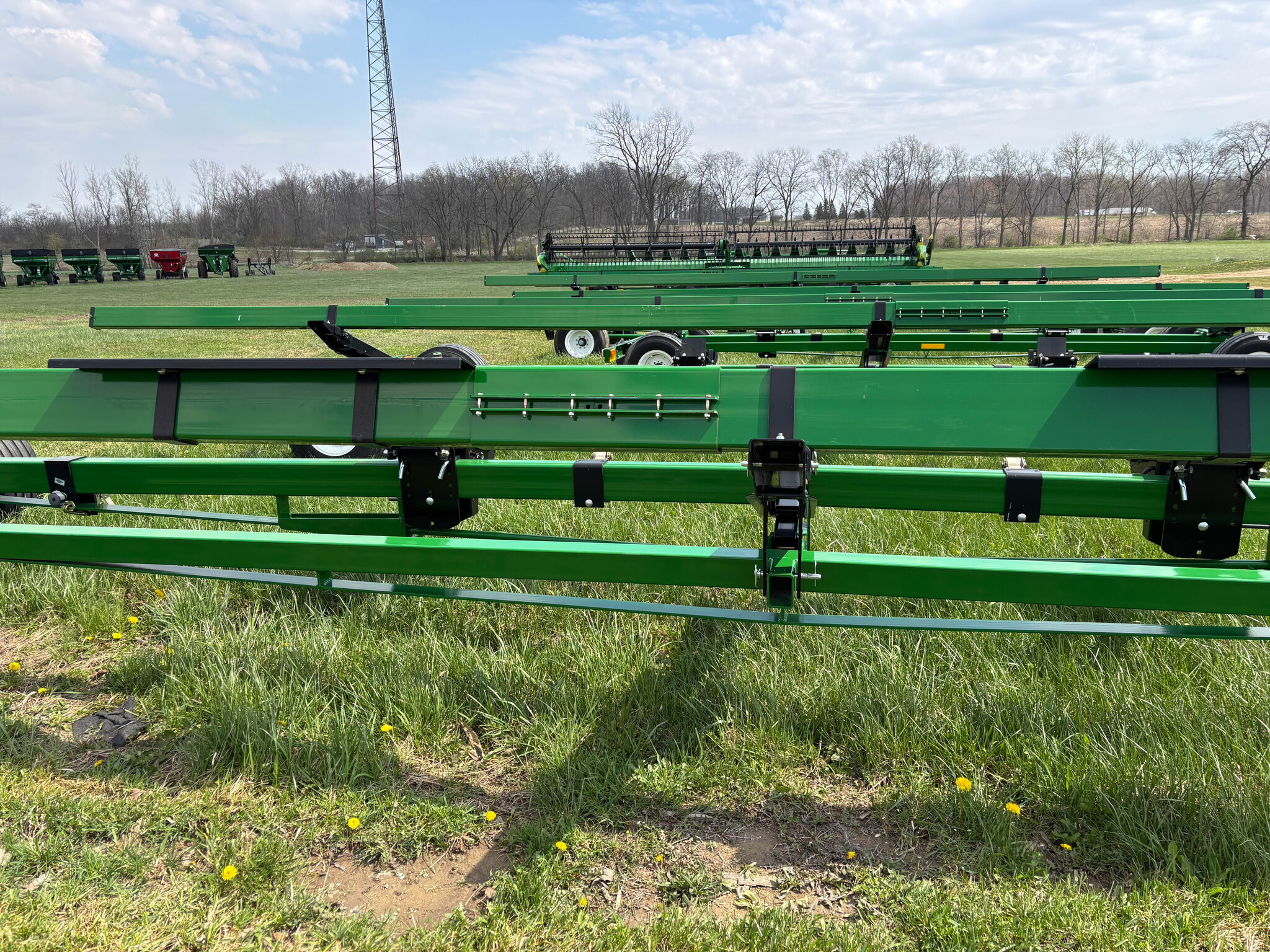 Used -- Unverferth AWS-52 Header carts at Koenig Equipment in Anna, OH - PhotoXL3