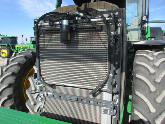 2022 John-Deere 8R 410