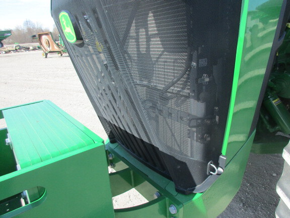 2022 John-Deere 8R 410