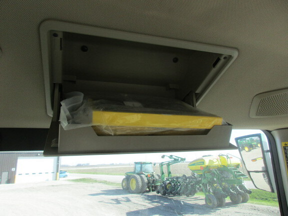 2022 John-Deere 8R 410