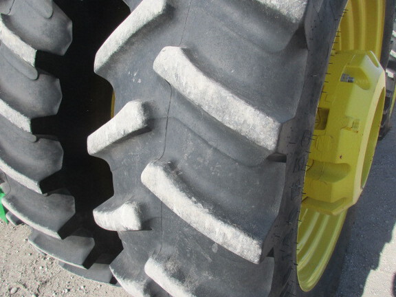 2022 John-Deere 8R 410