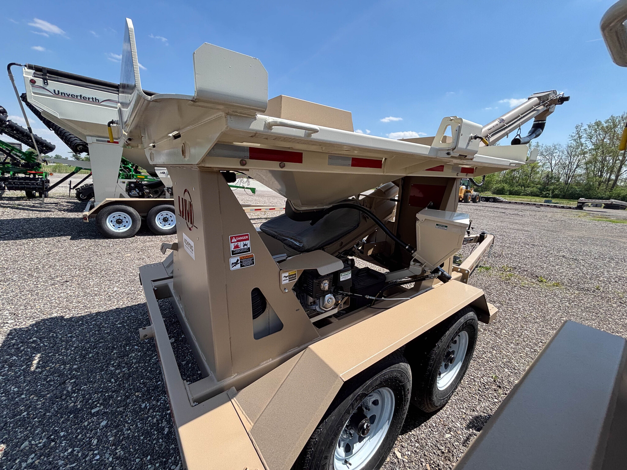 Used 2024 Unverferth 410XL Seed Tenders at Koenig Equipment in Knightstown, IN - PhotoXL3