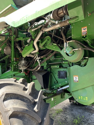 Used 2017 John Deere S680 Combines at Horizon Ag & Turf in Lloydminster, AB - Photo12