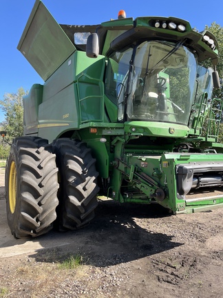Used 2017 John Deere S680 Combines at Horizon Ag & Turf in Lloydminster, AB - Photo33