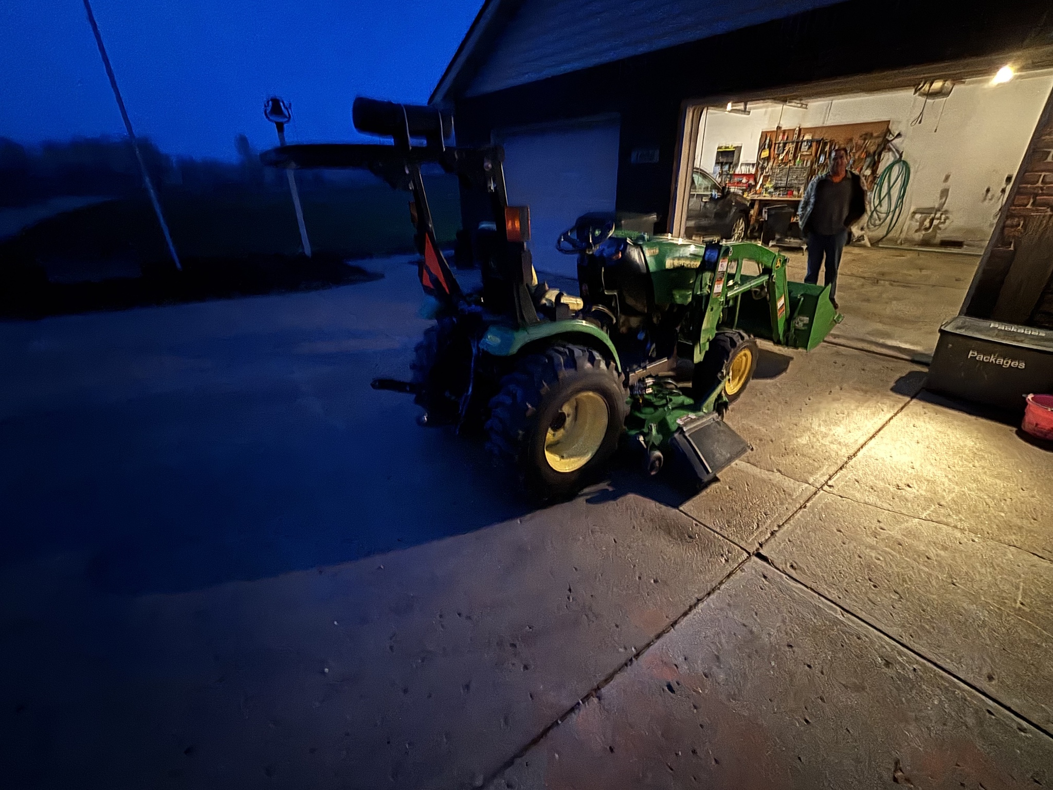 Used 2014 John Deere 2025R Compact Utility Tractors at Koenig Equipment in Knightstown, IN - PhotoXL6