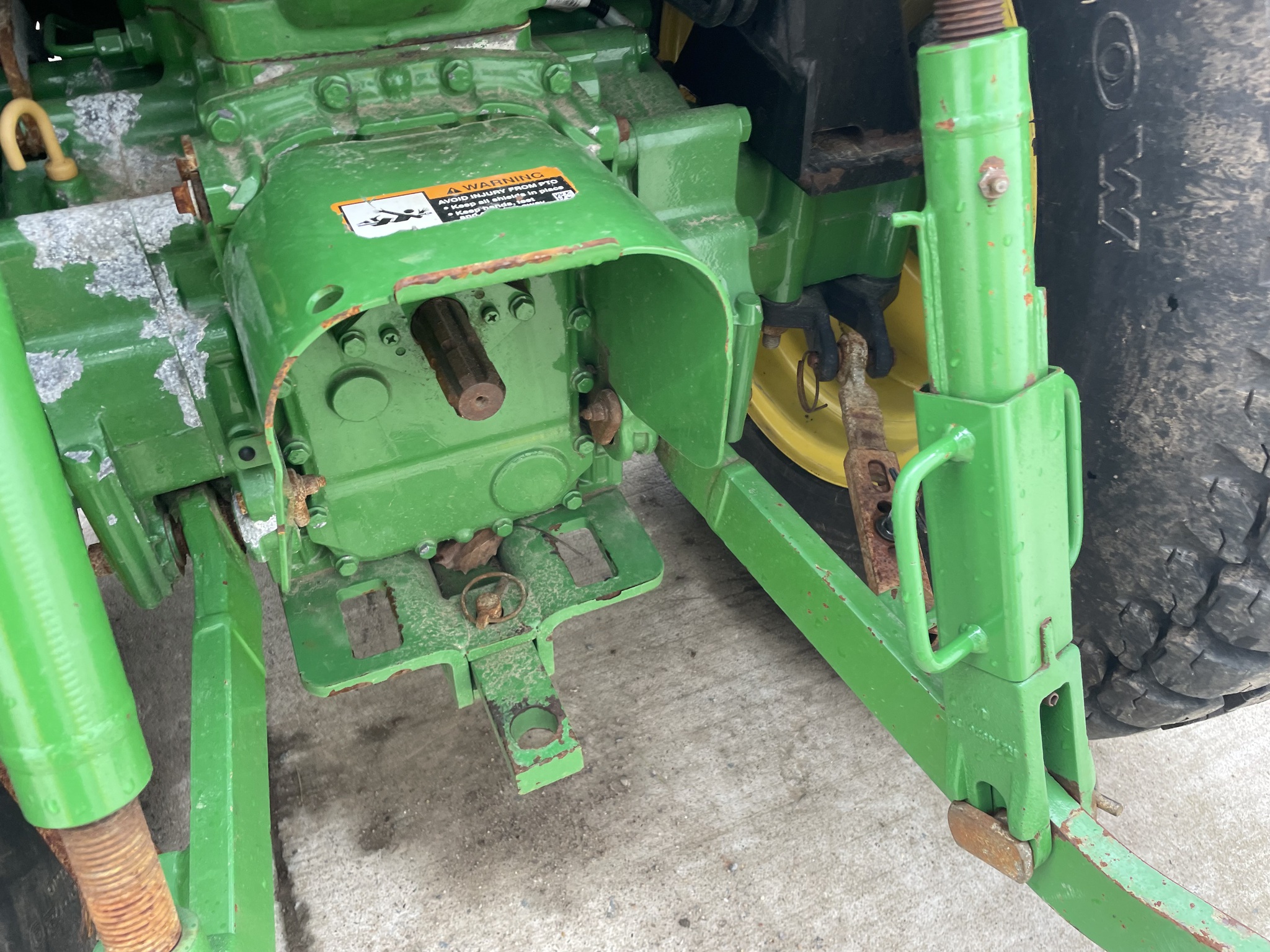 2022 John Deere 3039R Image 8