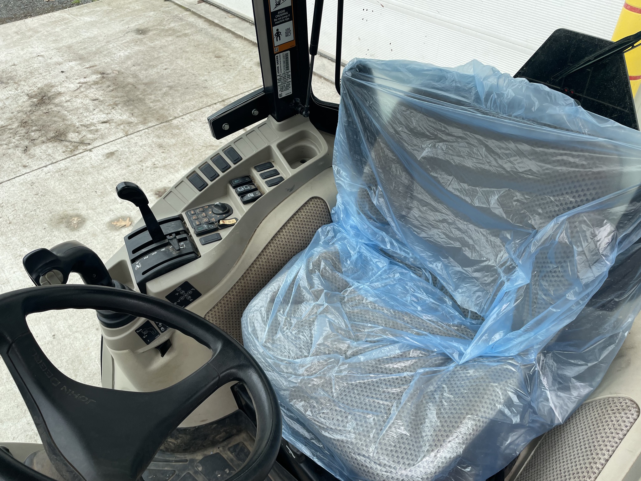 2022 John Deere 3039R Image 18