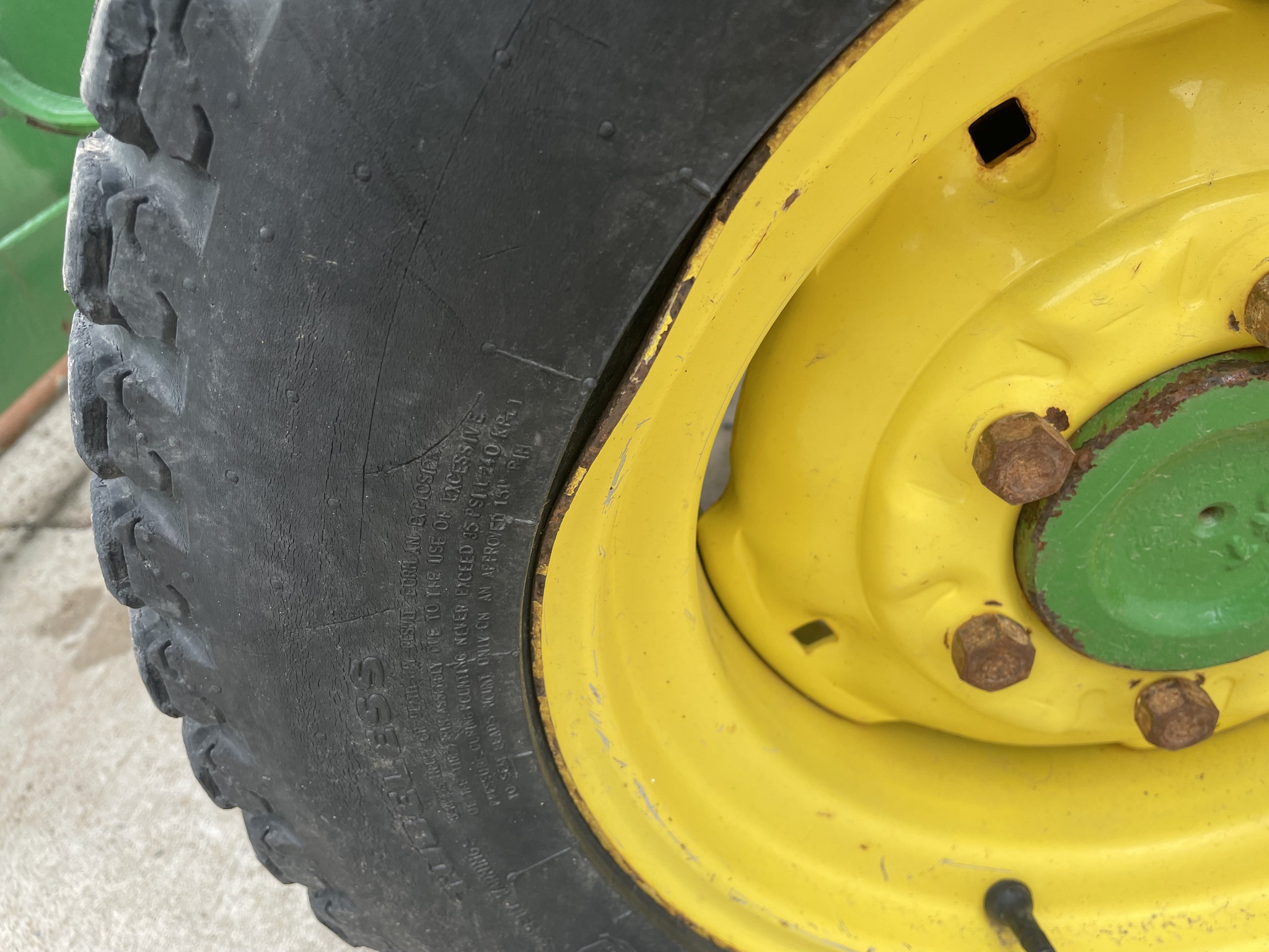2022 John Deere 3039R Image 21