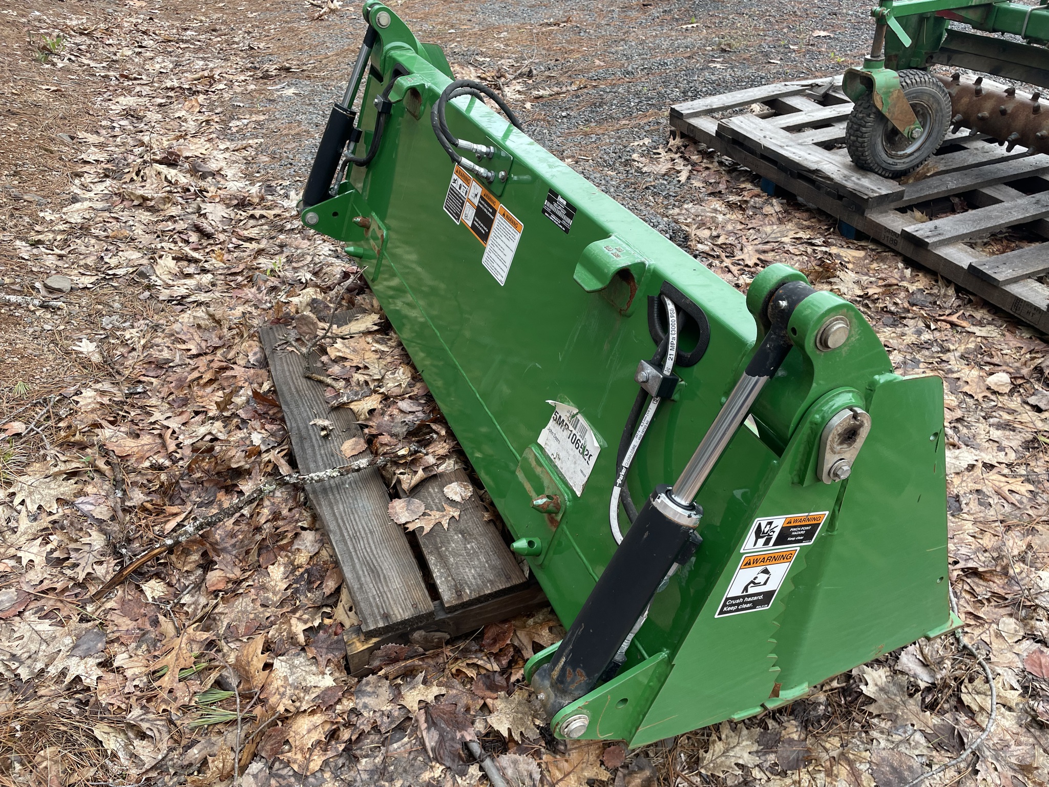 2022 John Deere 3039R Image 26