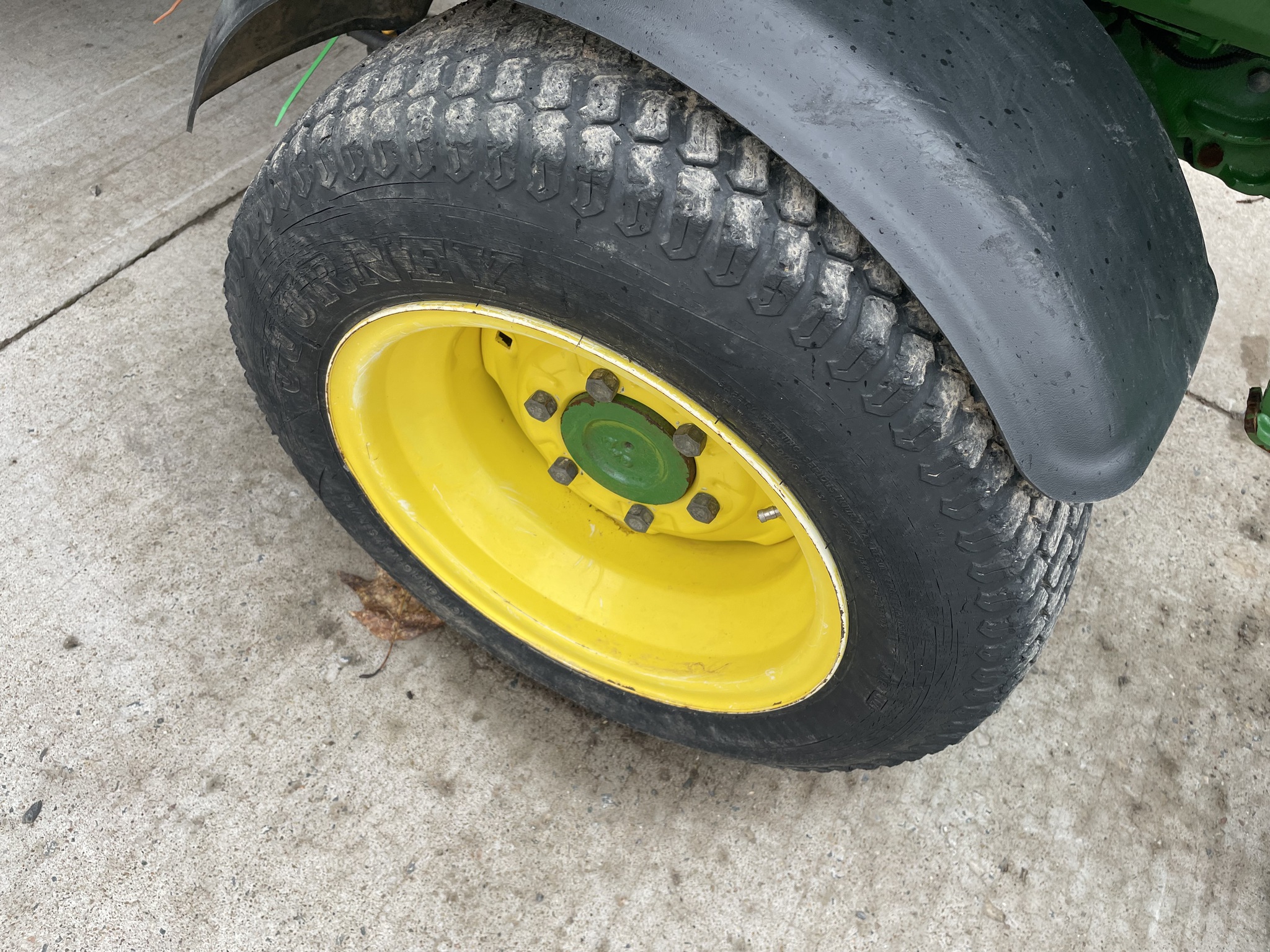 2022 John Deere 3039R Image 12