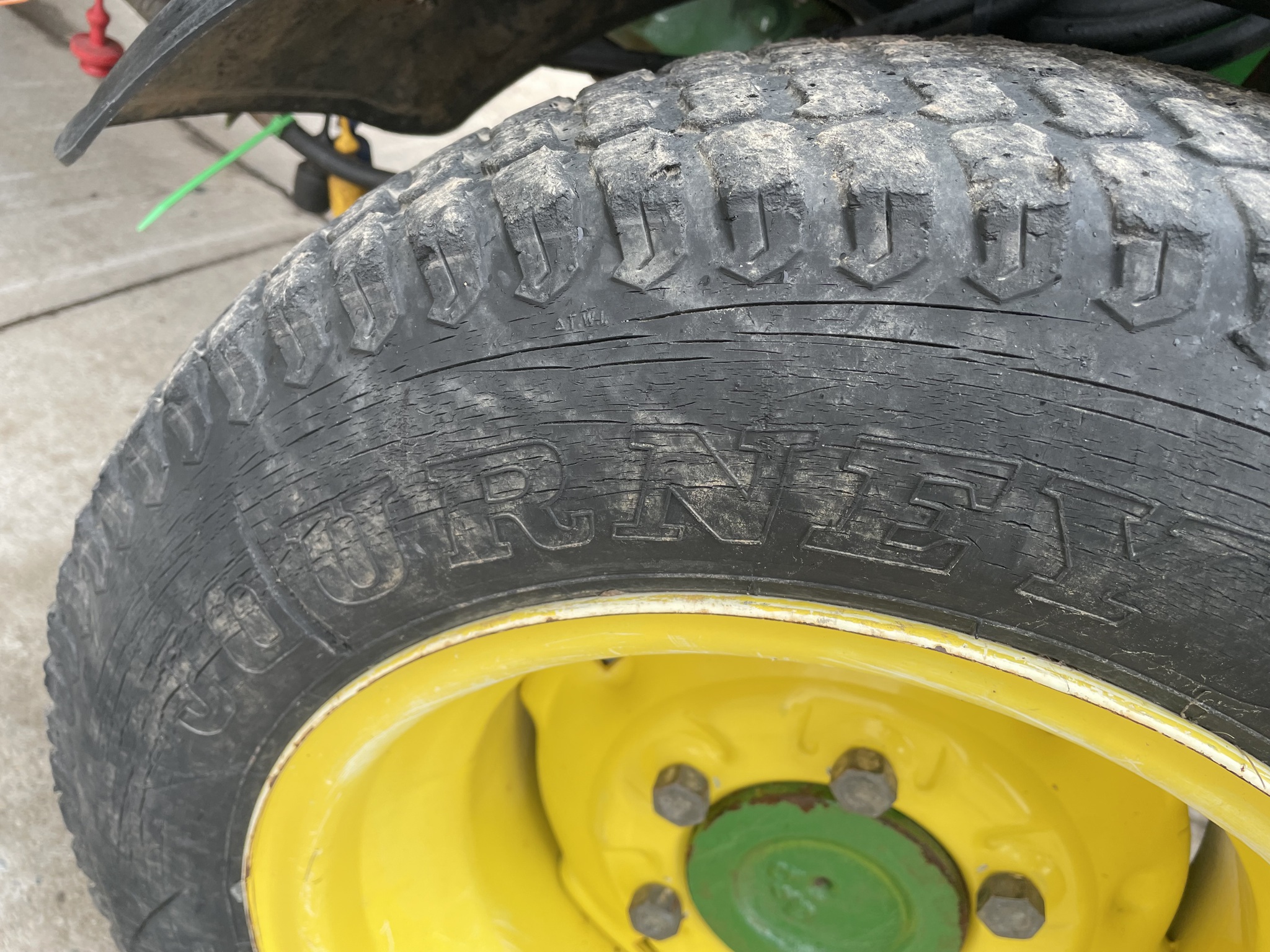 2022 John Deere 3039R Image 13