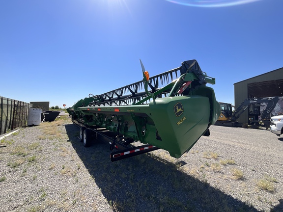 Photo of 2019 John Deere 745FD
