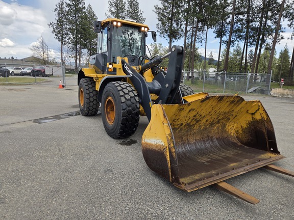 Photo of a 2022 John Deere 544 P