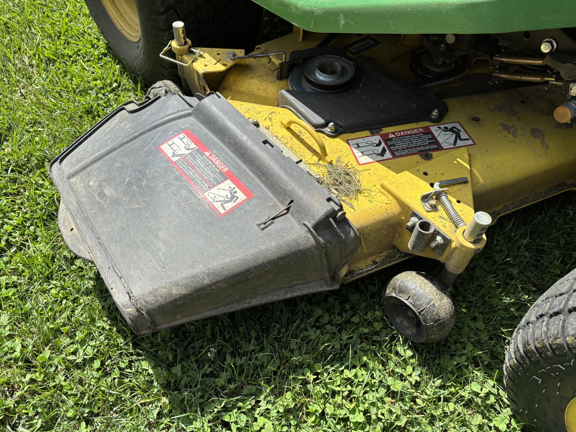 Used 2011 John Deere X740 Lawn & Garden Tractors at Koenig Equipment in Germantown, OH - PhotoXL10