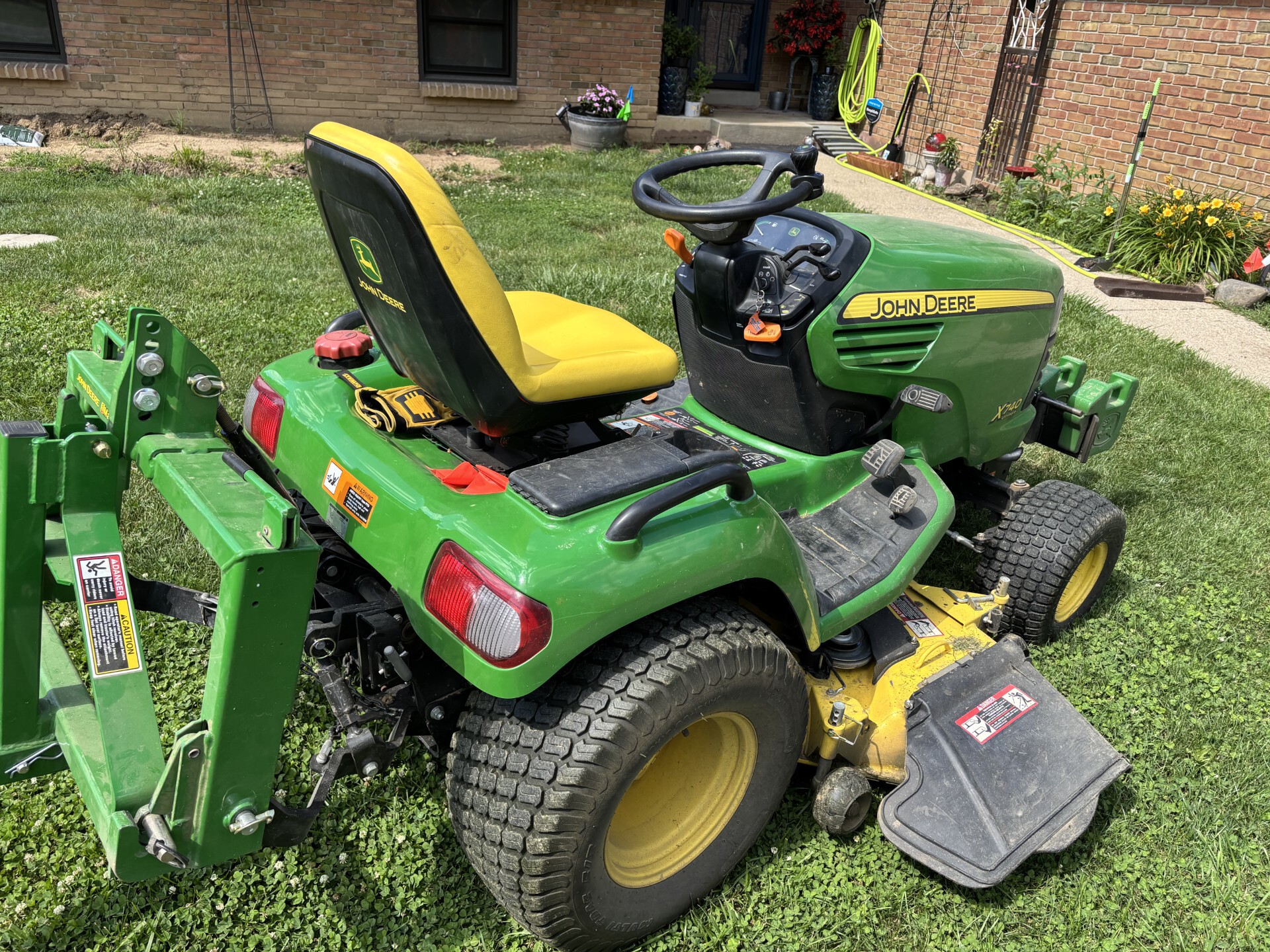 Used 2011 John Deere X740 Lawn & Garden Tractors at Koenig Equipment in Germantown, OH - PhotoXL3