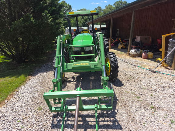 2022 John Deere 5075E
