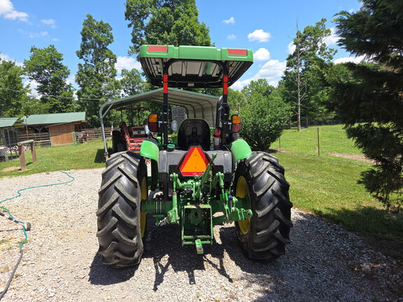2022 John Deere 5075E