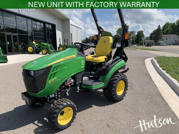Photo of 2026 John Deere 1025R