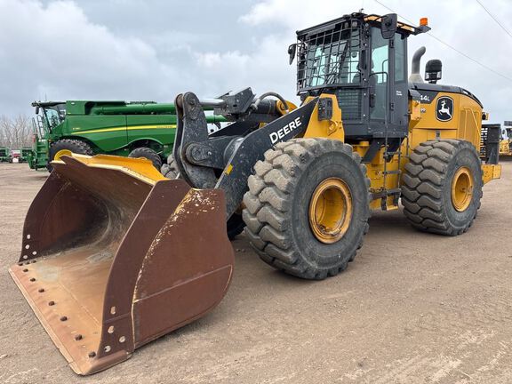Photo of 2020 John Deere 744L