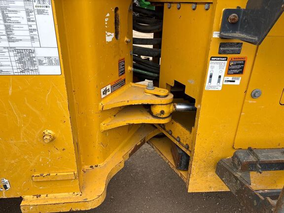 2020 John Deere 744L