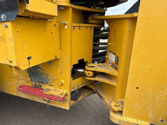 2020 John Deere 744L