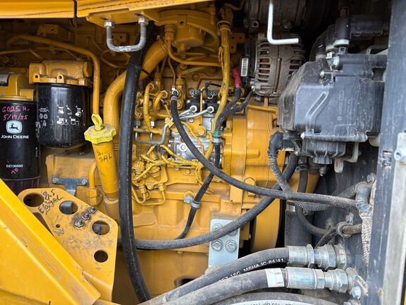 2020 John Deere 744L