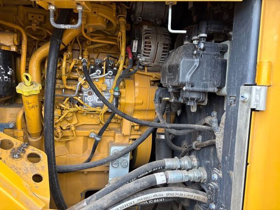 2020 John Deere 744L