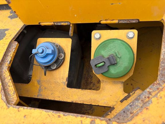 2020 John Deere 744L
