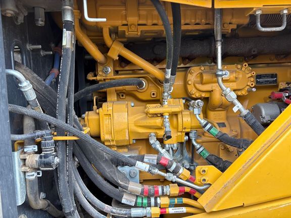 2020 John Deere 744L