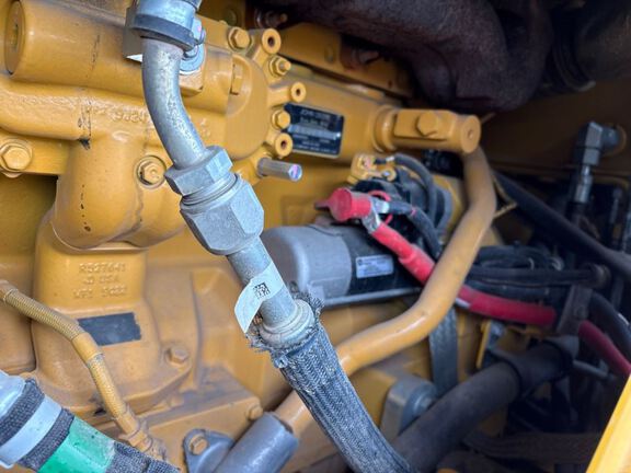 2020 John Deere 744L