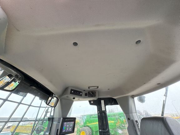 2020 John Deere 744L
