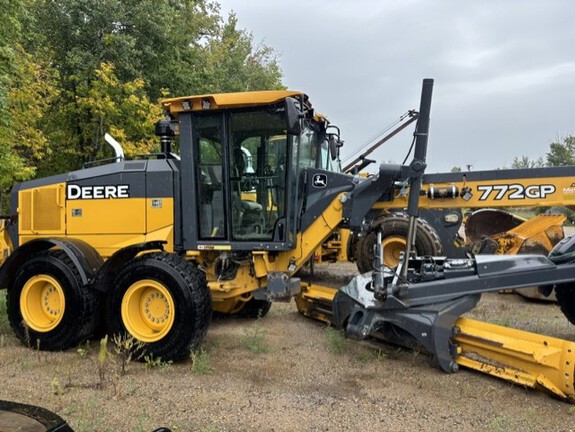 Photo of 2018 John Deere 772G