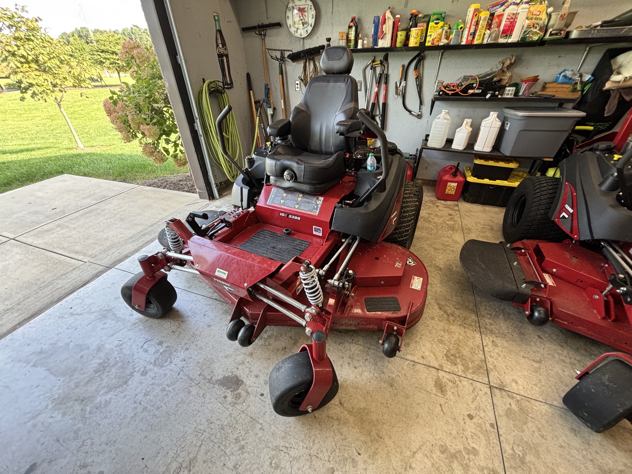 Used 2023 Ferris ISX3300 38 Zero Turn Mowers at Koenig Equipment in Greenville, OH - PhotoXL0