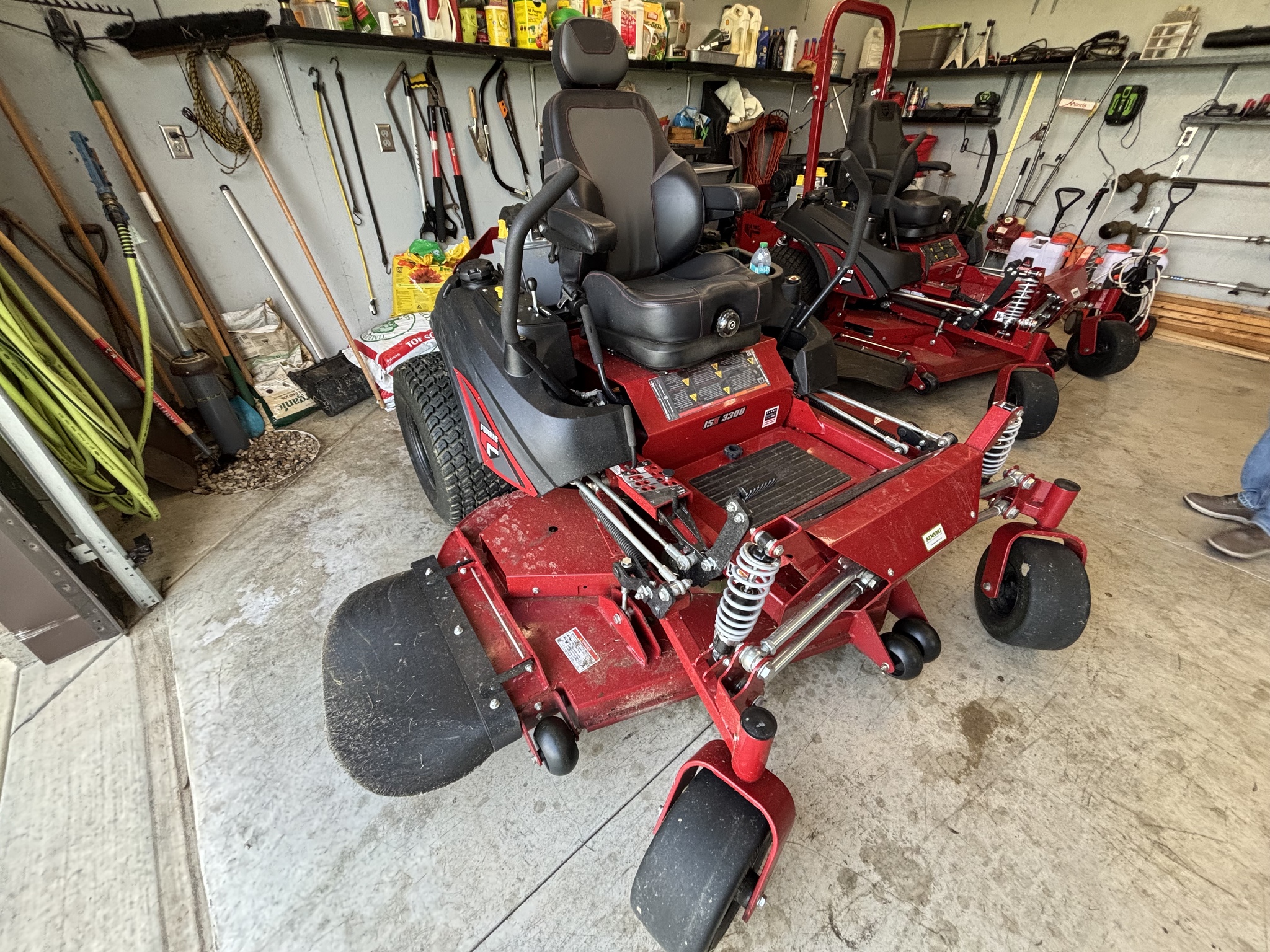 Used 2023 Ferris ISX3300 38 Zero Turn Mowers at Koenig Equipment in Greenville, OH - PhotoXL5