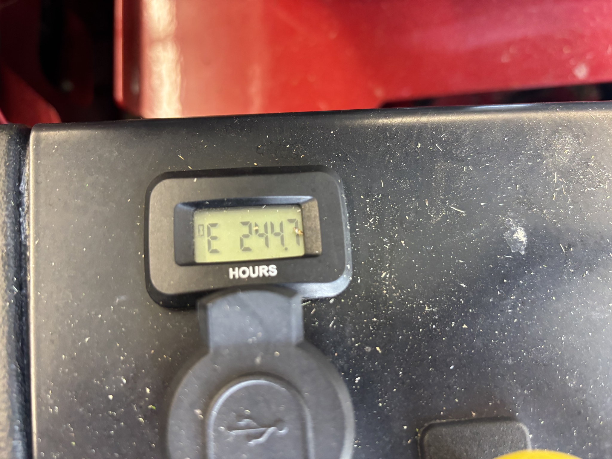 Used 2023 Ferris ISX3300 38 Zero Turn Mowers at Koenig Equipment in Greenville, OH - PhotoXL11