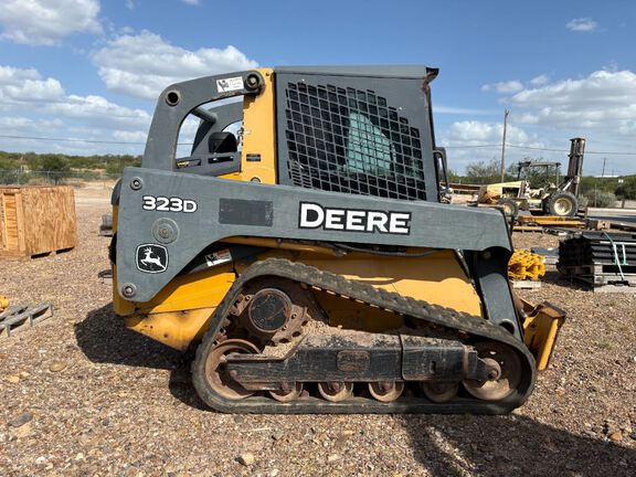 2013 John Deere 323D