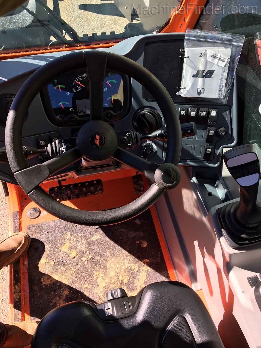 2020 JLG 1055 Image 8