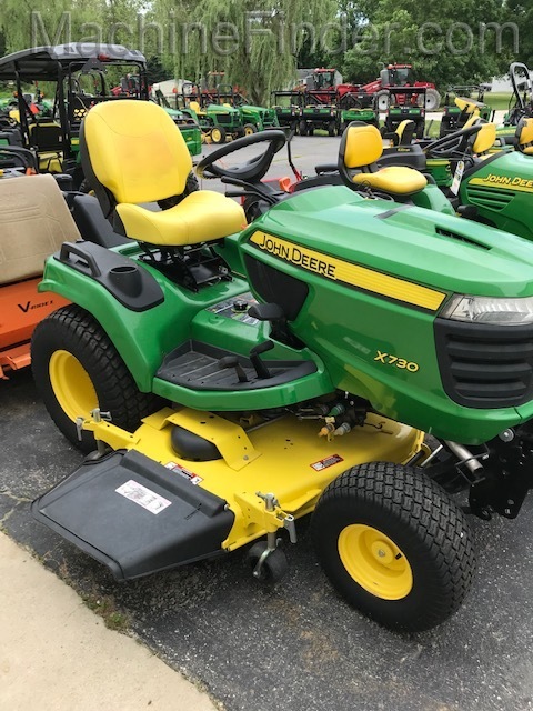 2015 John Deere X730 Image 4