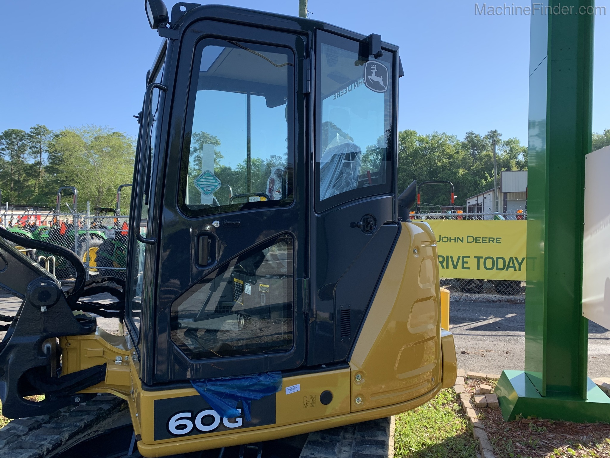 2020 John Deere 60G Image 5