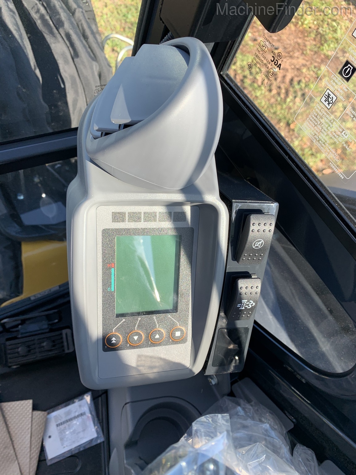 2020 John Deere 60G Image 9