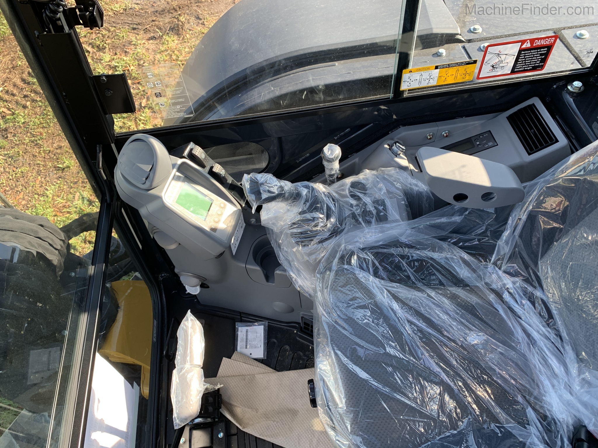 2020 John Deere 60G Image 7