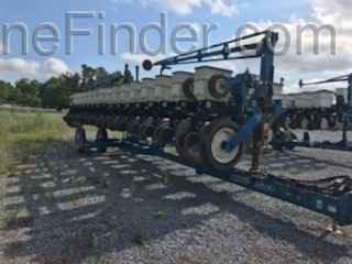 2012 Kinze 3600 Image 3