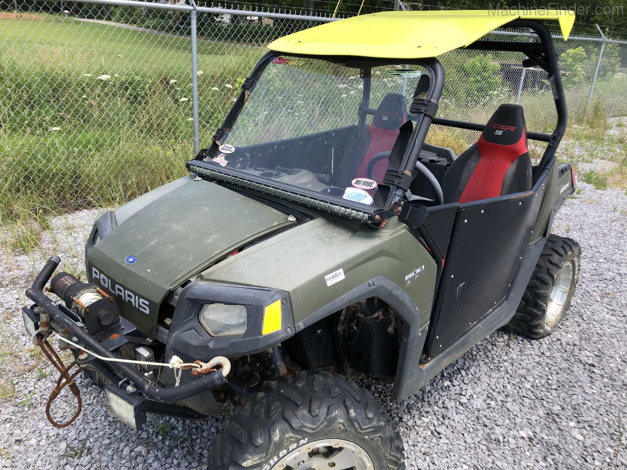 2000 Polaris 800 Image 1
