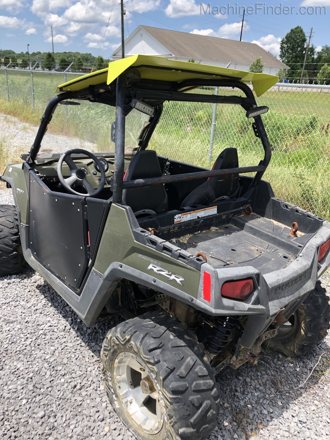 2000 Polaris 800 Image 2