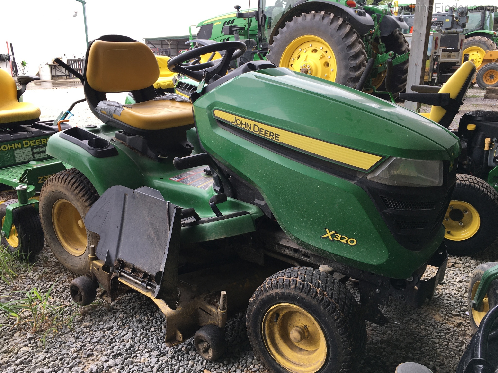2015 John Deere X320 Image 2