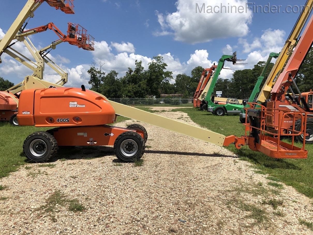 2010 JLG 400S Image 2