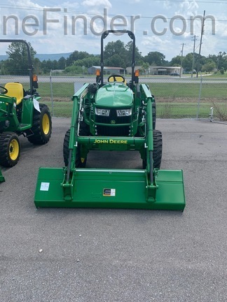 2020 John Deere 4052M Image 2