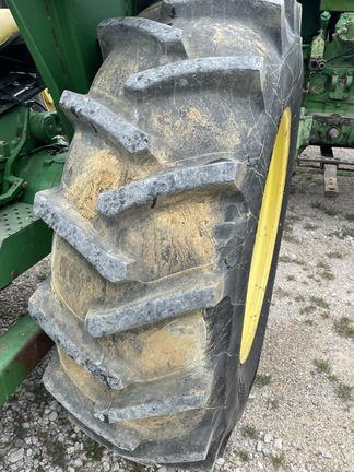 John Deere 2555 Image 4
