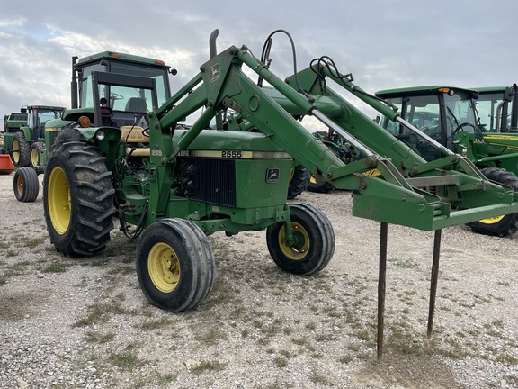 John Deere 2555 Image 1